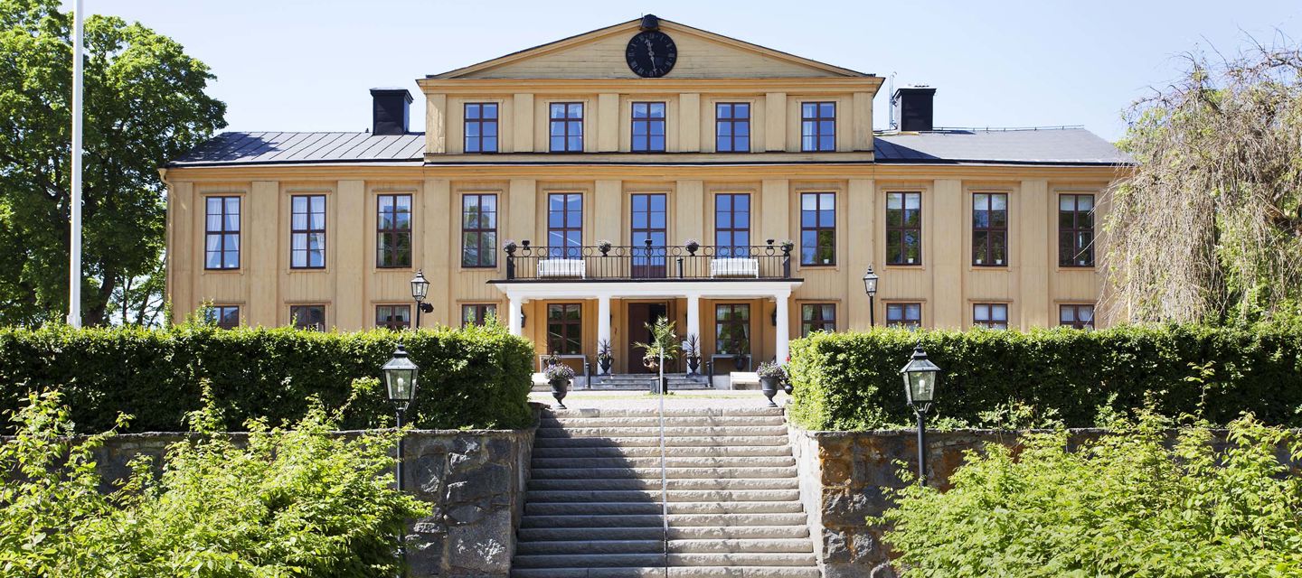 Herrgården en sommardag