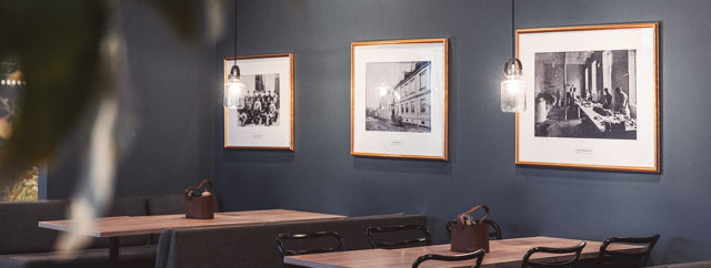 Två bord i en restaurang