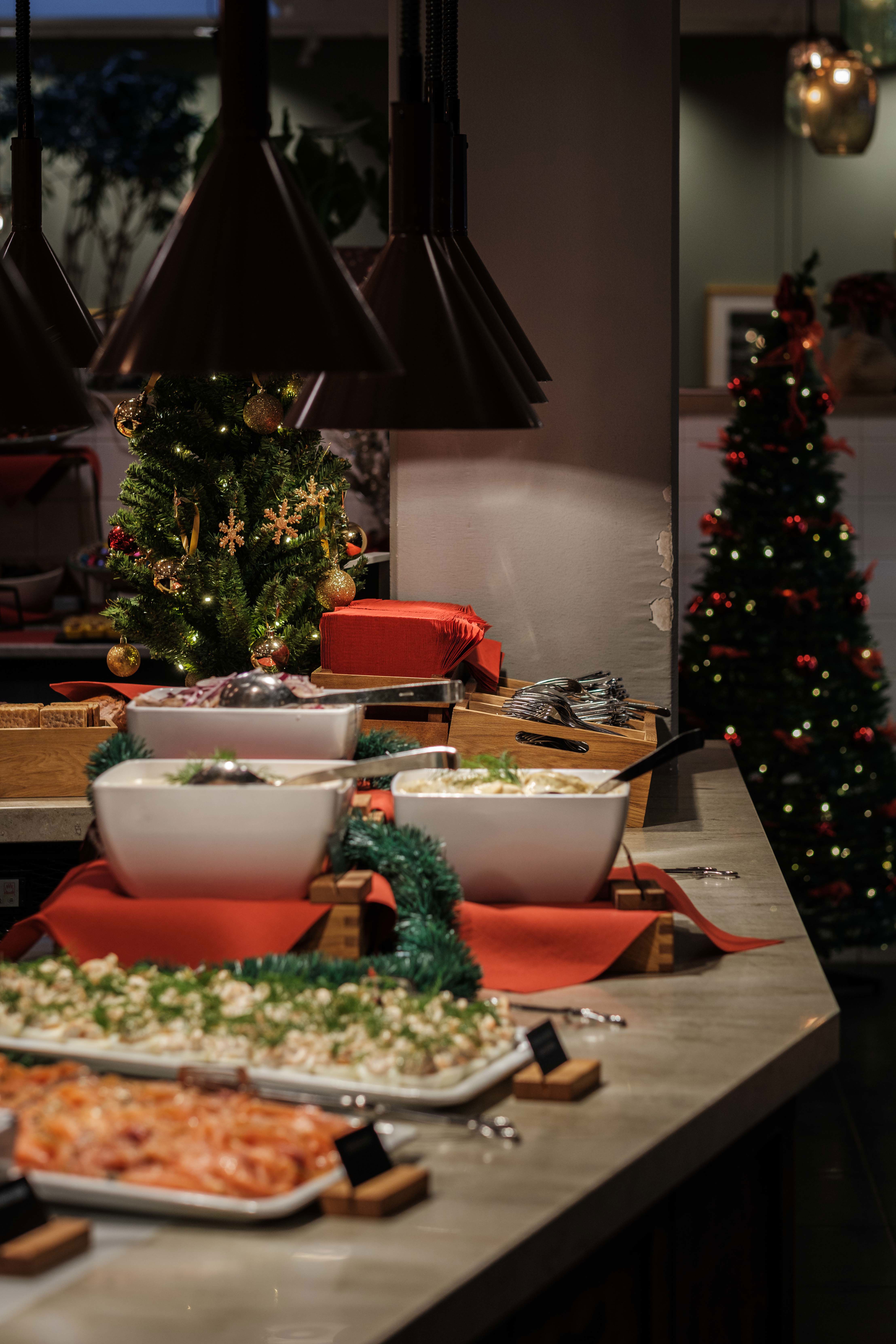 Klassiska rätter på ett julbord