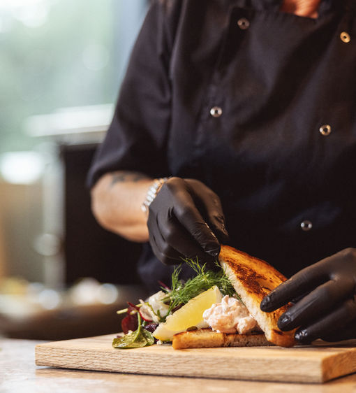 En kock lagar räkmacka