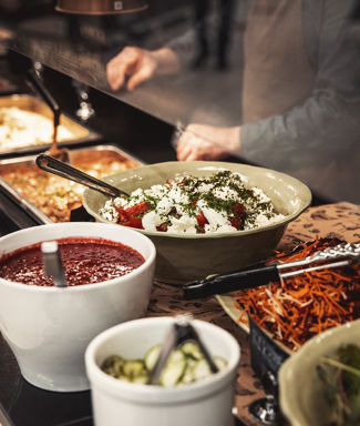 Lunchbuffé med olika rätter