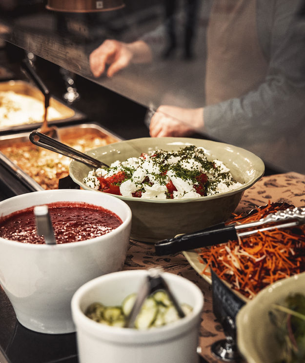 Lunchbuffé med olika rätter
