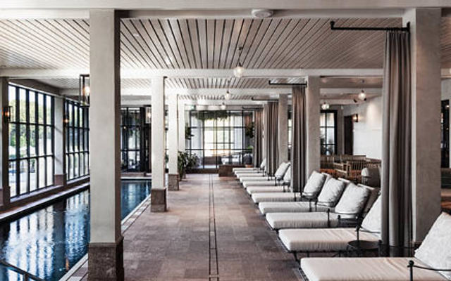 Inomhuspool och relaxavdelning i spat