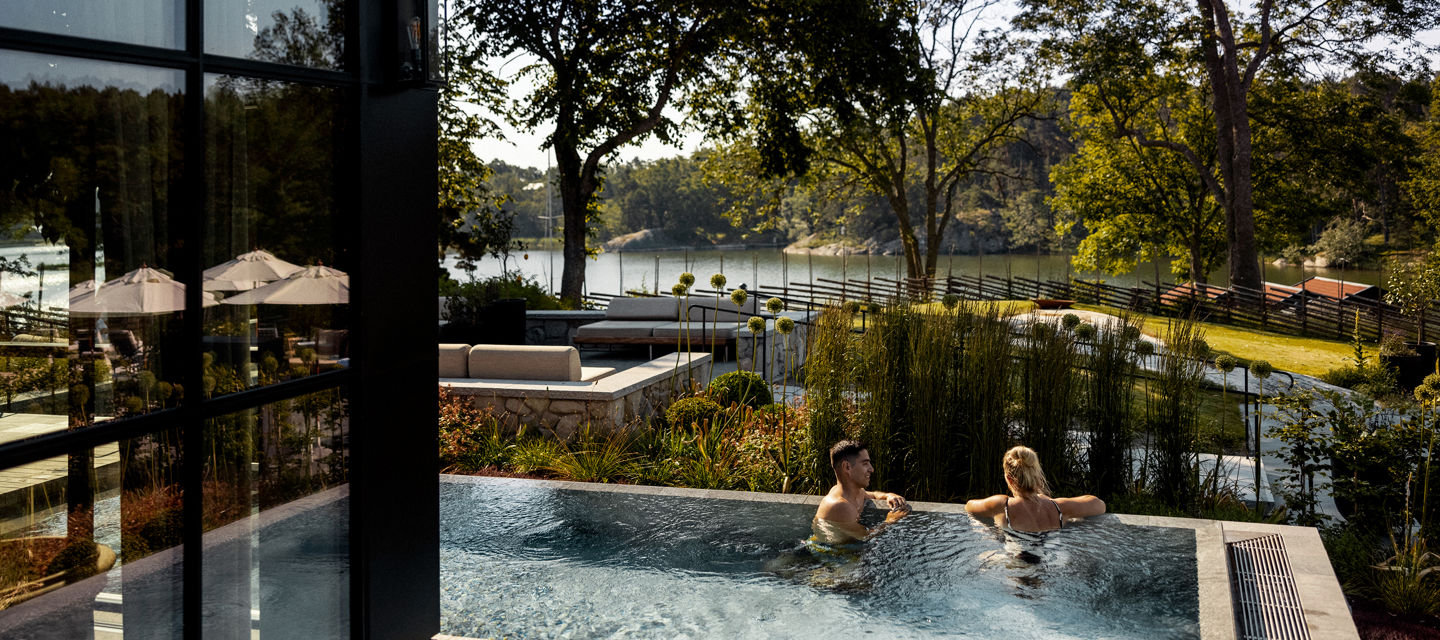 Spa med utomhuspool i skärgården