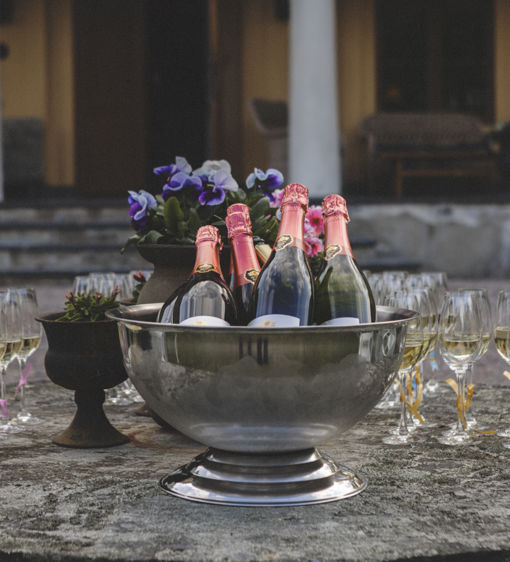 Champagne redo att serveras till festen