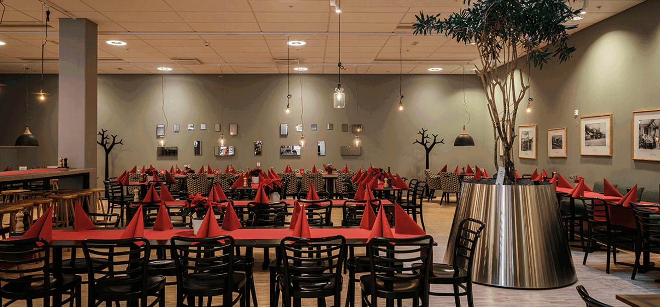 Uppdukad lokal för julbord