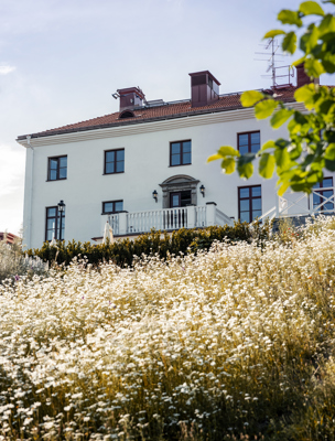 Exteriörbild på Smådalarö Gård Hotell & Spa