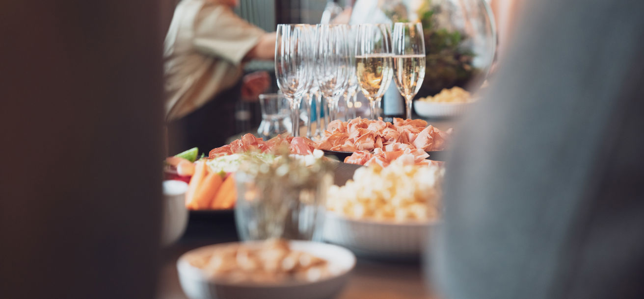 Chark och bubbel är uppdukat inför ett event