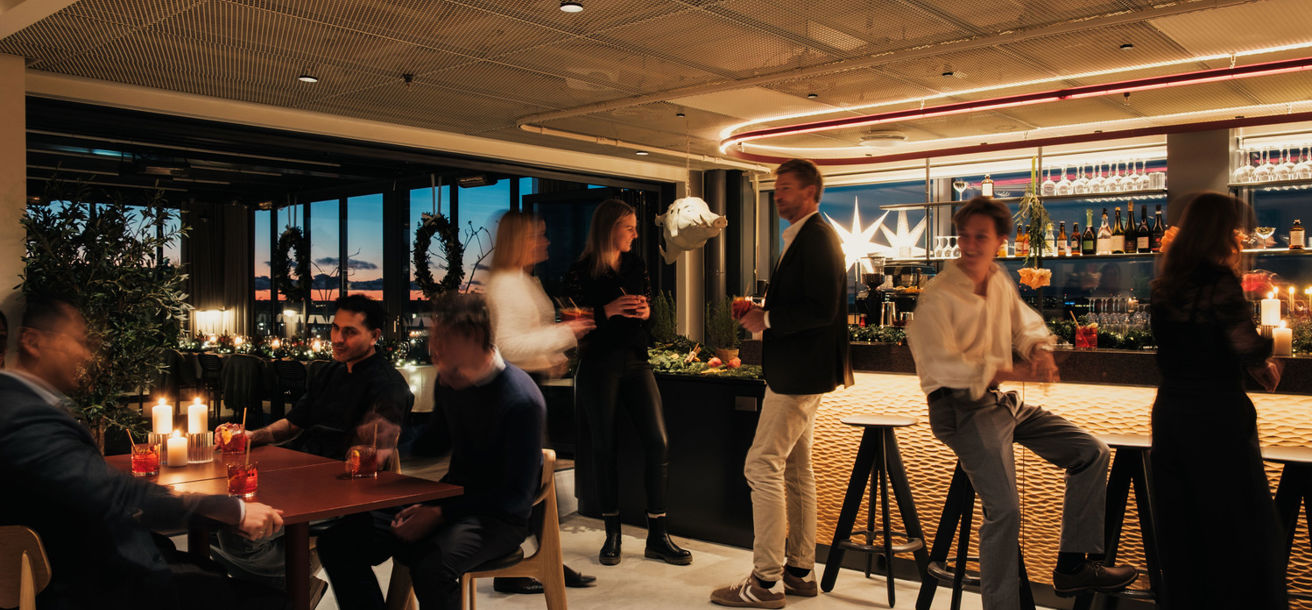 Mingel på takbar i Hagastaden