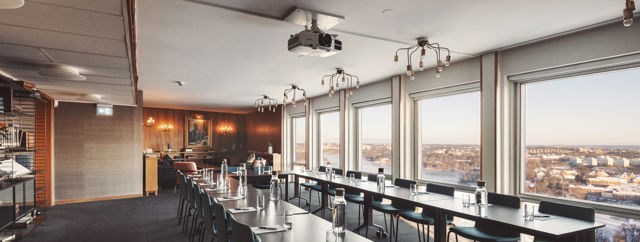 Konferensrum med vacker utsikt över staden