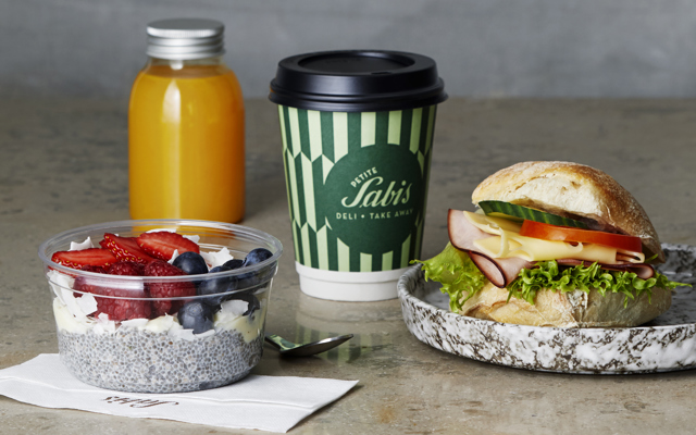 Fralla, chiapudding, juice och en to-go-mugg