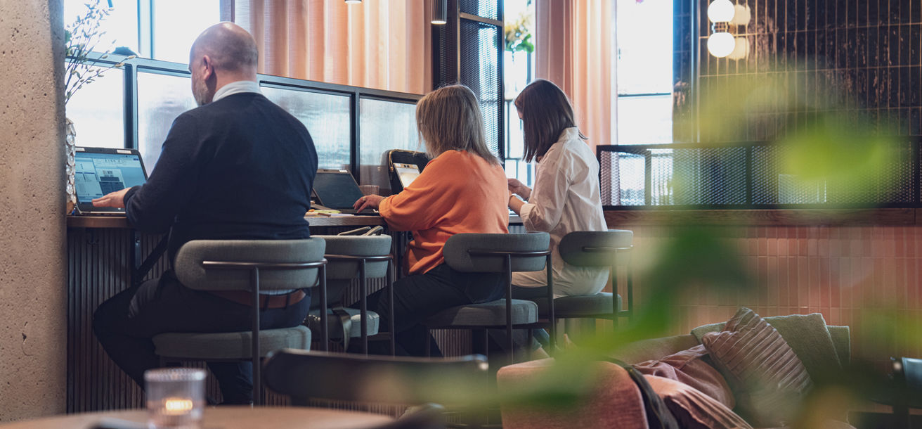 Co-working på café och deli i Hagastaden