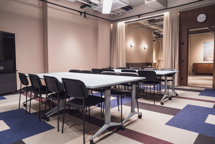 Konferensrum med ö-sittning